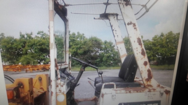 ขายรถตักเก่านอก  ยี่ห้อ  KOMATSU รุ่น WA30-2 จากญี่ปุ่น  ยังไม่ได้ใช้งานในไทย ขายตามสภาพ/ใช้งานได้จริง  ขายราคา260,000 บาท