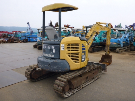 ขายรถขุดเล็ก Komatsu PC35MR-2 ปี2005 1,100ชม. นำเข้าตรงจากญี่ปุ่น ไม่เคยใช้ในไทย รถสวย สภาพดี โทร. 092-929-9942