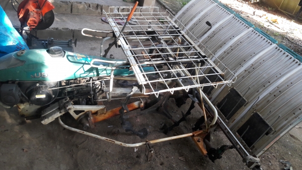 รถดำนาเดินตาม6แถว 42500 บาท