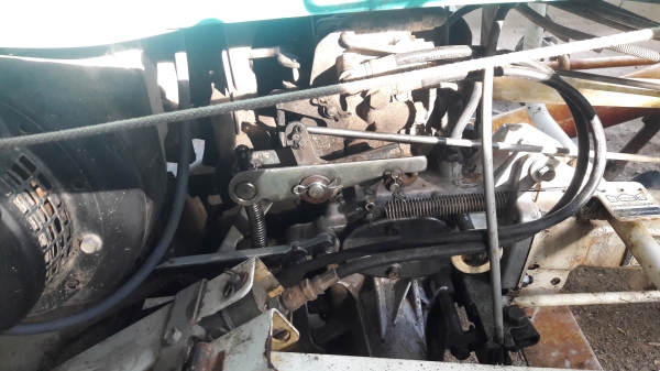 รถดำนาเดินตาม6แถว 42500 บาท