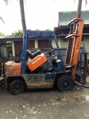 ขายด่วนรถฟอร์คลิฟท์/รถตักตามสภาพ