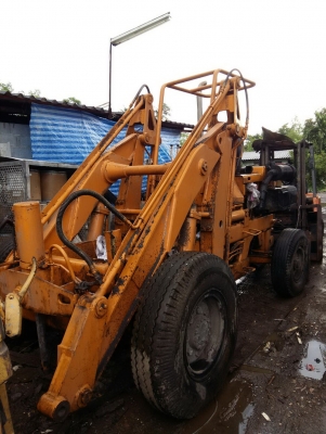 ขายด่วนรถฟอร์คลิฟท์/รถตักตามสภาพ