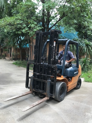 ขายFORKLIFT TOTOTA รุ่น7FG25เสาฟรูหรี้เข้าตู้ได้สูง5เมตร(2.5ตัน) สวยเดิมจากญี่ปุ่น ยังไม่เคยใช้ในไทย 165,000เท่านั้น!!