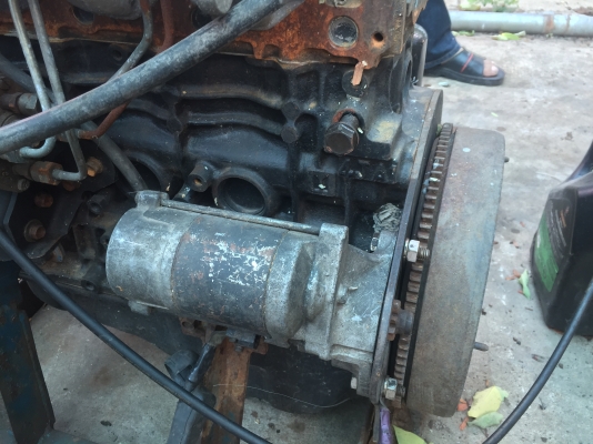 ขายเครื่องอีซูซู4ja 2500ccพร้อมแท่น