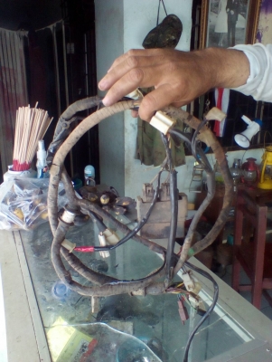 สายไฟและกล่องไฟฟีโนเกย์แยก