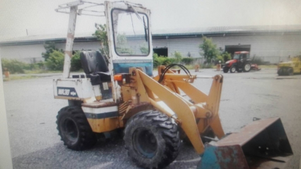 ขายรถตักเก่านอก  ยี่ห้อ  KOMATSU รุ่น WA30-2 จากญี่ปุ่น  ยังไม่ได้ใช้งานในไทย ขายตามสภาพ/ใช้งานได้จริง  ขายราคา275,000 บาท