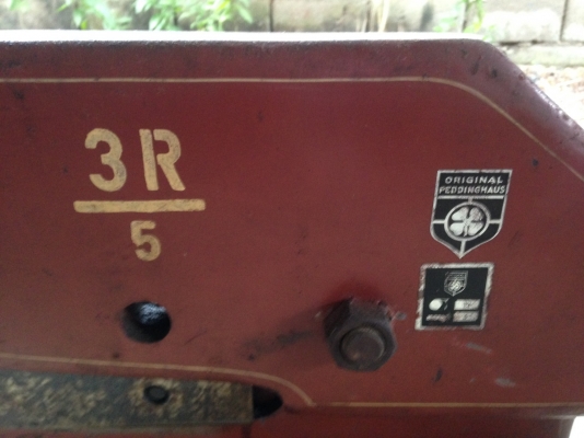 กรรไกรแท่นตัดเหล็ก สภาพสวย ไม่ค่อยได้ใช้งานเป็นของเก่าเก็บ เนื้อเหล็กดี made in western germany ราคา 4000 บาท กรรไกรแท่นตัดเหล็ก สภาพสวย ไม่ค่อยได้ใช้งานเป็นของเก่าเก็บ เนื้อเหล็กดี made in western germany ราคา 4000 บาท