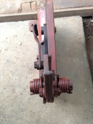 กรรไกรแท่นตัดเหล็ก สภาพสวย ไม่ค่อยได้ใช้งานเป็นของเก่าเก็บ เนื้อเหล็กดี made in western germany ราคา 4000 บาท กรรไกรแท่นตัดเหล็ก สภาพสวย ไม่ค่อยได้ใช้งานเป็นของเก่าเก็บ เนื้อเหล็กดี made in western germany ราคา 4000 บาท