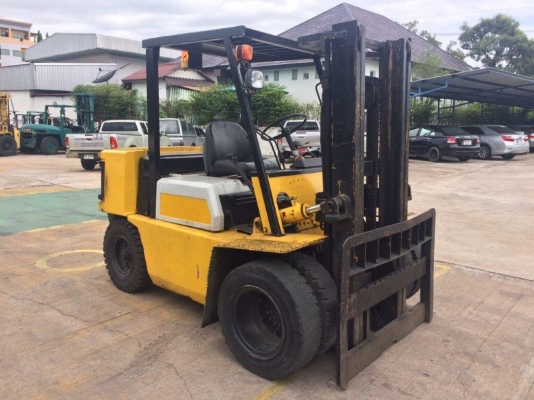 ขาย komatsu ขนาด 3.5 ตัน ดีเซลเกียร ธรรมดา ราคาถูก