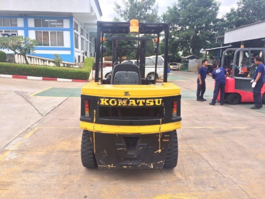 ขาย komatsu ขนาด 3.5 ตัน ดีเซลเกียร ธรรมดา ราคาถูก