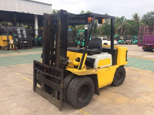 ขาย komatsu ขนาด 3.5 ตัน ดีเซลเกียร ธรรมดา ราคาถูก