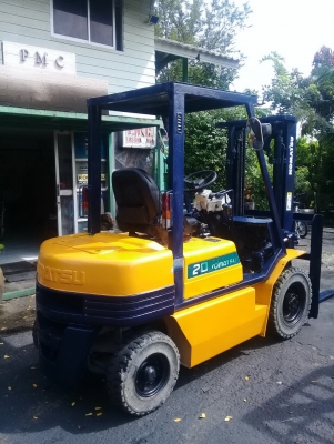 +++ ขายโฟล์คลิฟท์  KOMATSU FD20-11  ขนาด  2  ตัน  เครื่องยนต์ดีเซล  เสา  3  เมตร  เกียร์ธรรมดา  งา 1,070  มม.  ยางตัน