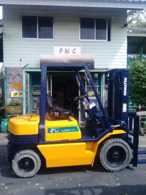 +++ ขายโฟล์คลิฟท์  KOMATSU FD20-11  ขนาด  2  ตัน  เครื่องยนต์ดีเซล  เสา  3  เมตร  เกียร์ธรรมดา  งา 1,070  มม.  ยางตัน
