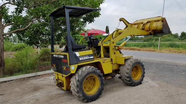 ขายด่วนรถตักมิตซูบิชิเอวอ่อนWS300A.TURBOเทอร์โบนำเข้ามาใหม่จากญี่ปุ่นตักยก2.5คิวยกสูง3เมตรรถขับเคลื่อน4ล้อรถนอกเพิ่งนำเข้ามายังไม่เคยใช้งานในเมืองไทยเลย