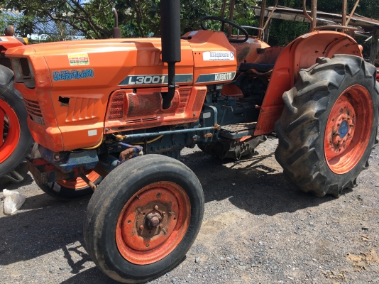 ขาย L3001 เก่าญี่ปุ่น  พร้อมตัวตัดหญ้า เครื่องดีมากๆ 0819711186