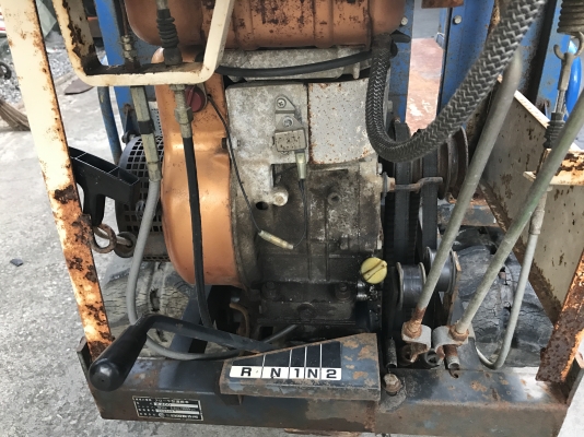 รถกะบะ ตีนตะขาบ