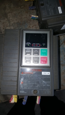 ขายอินเวเตอร์ 1 แรงม้า14ตัวละ3,000 บาท  5แรงม้า1ตัวๆละ 7,000บาท 3แรงม้า2ตัวๆละ 5000 บาท