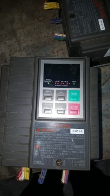 ขายอินเวเตอร์ 1 แรงม้า14ตัวละ3,000 บาท  5แรงม้า1ตัวๆละ 7,000บาท 3แรงม้า2ตัวๆละ 5000 บาท