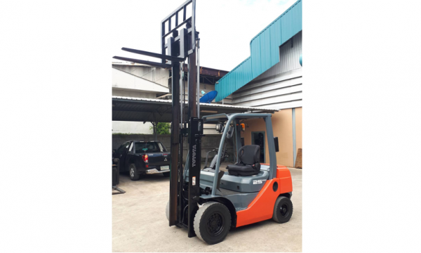 โฟล์คลิฟ TOYOTA#8 ดีเซล 8FD25 เสา3เมตร 2.5ตัน รถสวยพร้อมใช้ราคา2XX,XXX เยี่ยมชมเครื่องจักร โฟล์คลิฟท์ รอก นับ1,000รายการจากญี่ปุ่นwww.paho