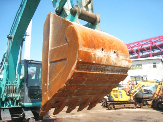 รถขุด Kobelco SK135SR-2 YY05