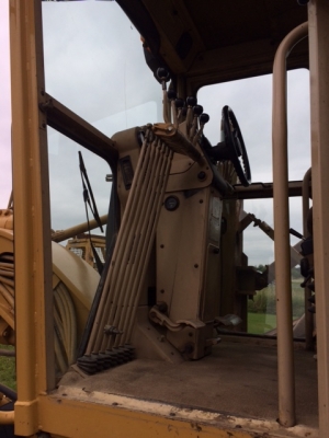 รถเกรด Caterpillar 140H