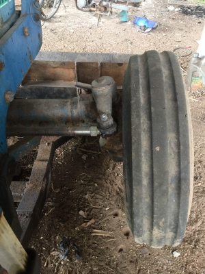 FORD77T-3 อุปกรณ์4ชิ้น. ดันหน้า ผาน7. ผานขุด ผานยกร่อง