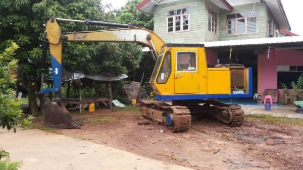 ขาย 245,000 บาท KOMATSU PC120-2 เครื่องดี ปั้มแรง โช่หนา เอวแน่น เอกสารชื้อขาย  รถอยู่ จ.สกลนคร โทร&amp;ไอดีไลน์ 0610710295