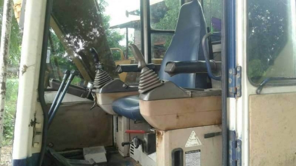 เก่านอก 2 ปี ขาย 595,000 บาท KOMATSU PC 120-5 คอนโทนสั้น เครื่องดี ปั้มแรง โช่หนา เอวแน่น ไฟฟ้าครบ เอกสารอินวอยท์  รถอยู่ จ. ขอนแก่น โทร &amp;ไอดีไลน์ 0610710295