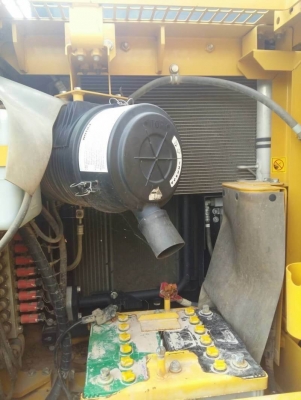 ขายดาวน์ 195,000 บาท KOMATSU PC130-8 3xxx ชม    28 งวด x76,300 บาท = 2,128,000 บาท  ค้างแล้ว 3 งวด   โทร &amp;ไอดีไลน์ 0610710295