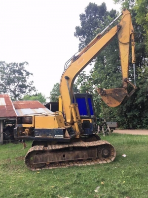 ขาย 255,000 บาท KOMATSU PC100-3 สภาพสวย พร้อมใช้งาน เครื่องปั้มดี โซ่ช่วงล่างสวย เอวแน่น รถทำงานดีเร็วไม่โหลด เอกสารแจ้งจำหน่าย  รถอยู่ จ.ร้อยเอ็ด โทร&amp;ไอดีไลน์ 0610710295