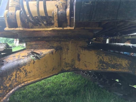 ขาย 255,000 บาท KOMATSU PC100-3 สภาพสวย พร้อมใช้งาน เครื่องปั้มดี โซ่ช่วงล่างสวย เอวแน่น รถทำงานดีเร็วไม่โหลด เอกสารแจ้งจำหน่าย  รถอยู่ จ.ร้อยเอ็ด โทร&amp;ไอดีไลน์ 0610710295