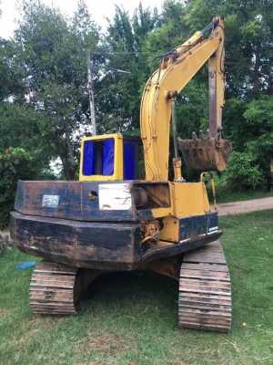 ขาย 255,000 บาท KOMATSU PC100-3 สภาพสวย พร้อมใช้งาน เครื่องปั้มดี โซ่ช่วงล่างสวย เอวแน่น รถทำงานดีเร็วไม่โหลด เอกสารแจ้งจำหน่าย  รถอยู่ จ.ร้อยเอ็ด โทร&amp;ไอดีไลน์ 0610710295