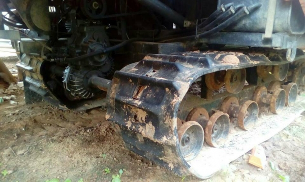 ขายรถเกี่ยวข้าว DC60ปี52พร้อมรถลากสาลี่ สภาพพร้อมใช้งาน ช่วงล่างดี