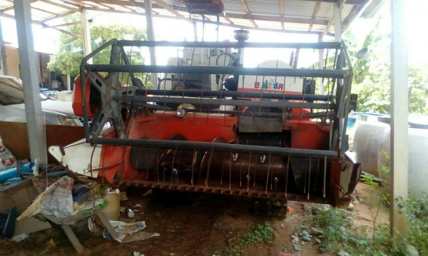 ขายรถเกี่ยวข้าว DC60ปี52พร้อมรถลากสาลี่ สภาพพร้อมใช้งาน ช่วงล่างดี