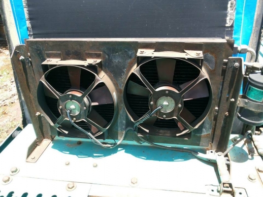 ขายรถขุดโกเบลโก้SK100-2มาร์คทรู 04สภาพใช้งานประจำ