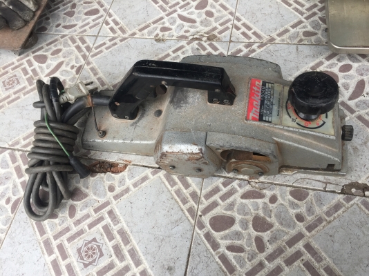 ขายกบไฟฟ้า 5" MAKITA มือสองสภาพสวยครับ ขายกบไฟฟ้า 5" MAKITA มือสองสภาพสวยครับ