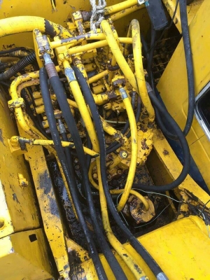 รถขุด KOMATSU PC120-3 สภาพรถสวยมาก ๆ มีเอกสารใบอินวอยล์ครบถ้วนสมบูรณ์ มีคลิปการทำงานส่งให้ทางไลน์ให้ได้ครับ..