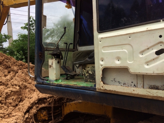 รถขุด KOMATSU PC120-3 สภาพรถสวยมาก ๆ มีเอกสารใบอินวอยล์ครบถ้วนสมบูรณ์ มีคลิปการทำงานส่งให้ทางไลน์ให้ได้ครับ..