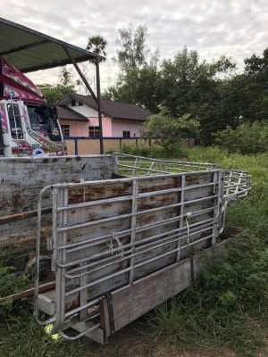 ขายด่วน คอกรถกระบะ ใส่ ford , ไมตี้. ได้ รถตอนครึ่ง. ขาย 4500 บาทคับ