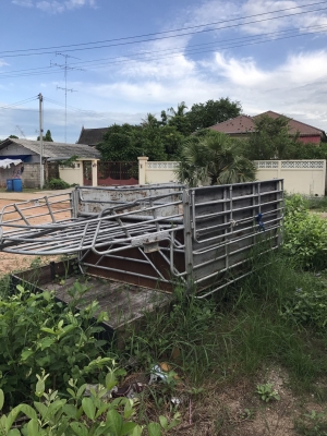 ขายด่วน คอกรถกระบะ ใส่ ford , ไมตี้. ได้ รถตอนครึ่ง. ขาย 4500 บาทคับ