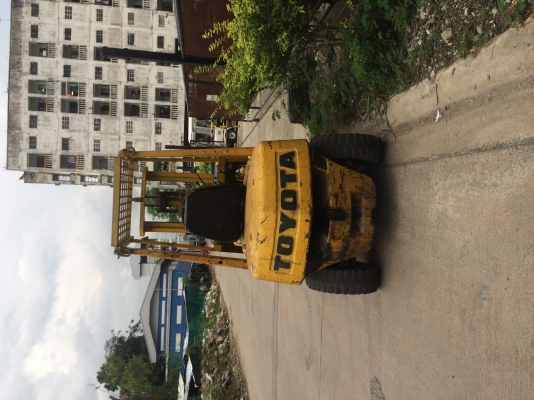 ขายรถยกโฟร์คลิฟท์ยี่ห้อโตโยต้า3ตันดีเซล