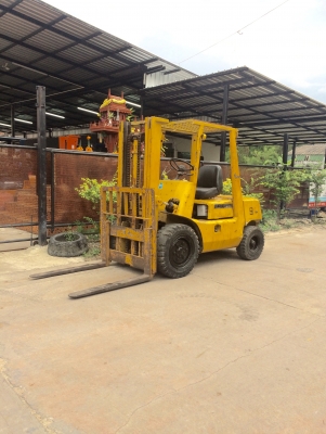 ขายรถยกโฟร์คลิฟท์ยี่ห้อโตโยต้า3ตันดีเซล