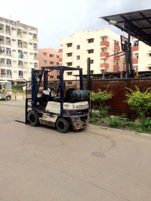 ขายรถยกโฟร์คลิฟท์โคมัสสุ 1.5ตัน 3เมตร