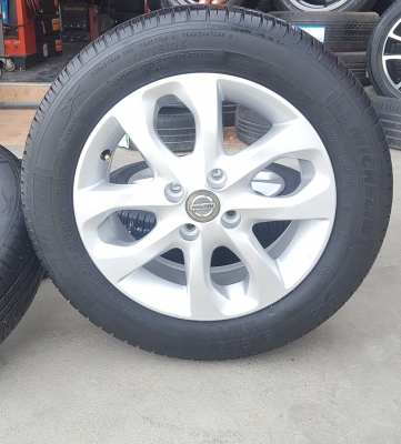 ขายล้อNISSAN March MC 15  ยางปี15  4 ล้อ