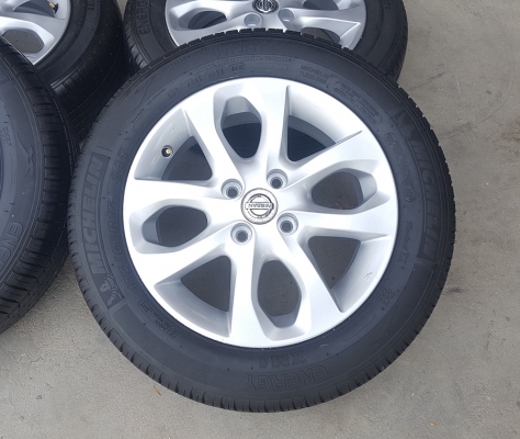 ขายล้อNISSAN March MC 15  ยางปี15  4 ล้อ