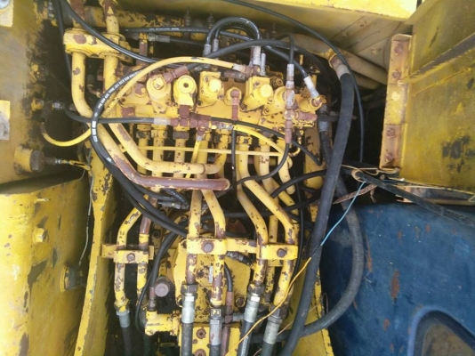 ขายรถขุดแบ็คโค SK200-3 มาร์คทรีไฟฟ้าครบ โซ่ใหม่2เส้น เอกสารใบอินวอยซ์ช่วงล่างดีสภาพพร้อมใช้