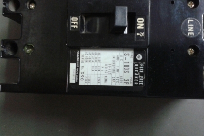 เบรคเกอร์