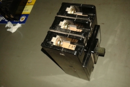 เบรคเกอร์