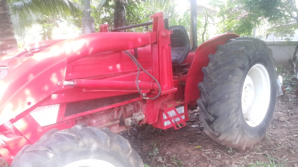 ขายด่วน ผานยกร่องคู่ สภาพสวย..มี 4จาน และ มีคัดท้าย  ใช้งานน้อย สำหรับ รถ 47 แรงขึ้นไป สนใจ โทร 086-3667776