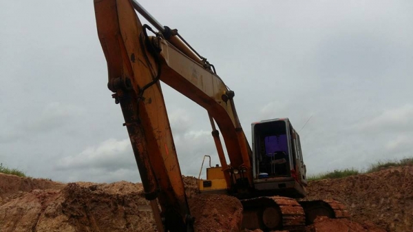 ขายรถขุดแบ็คโค SK907 โกเบลโก้200-2ทำงานเร็วไม่โหลดช่วงล่างดีเอวดี บูมสวยเครื่องเดิมปั๊มK3V